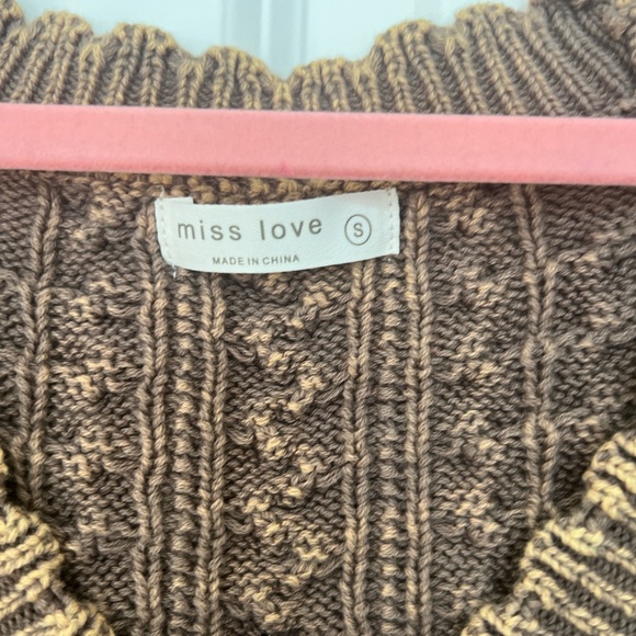 ✨SOLD✨ Miss Love Cropped Cardigan - Picture 2 of 4